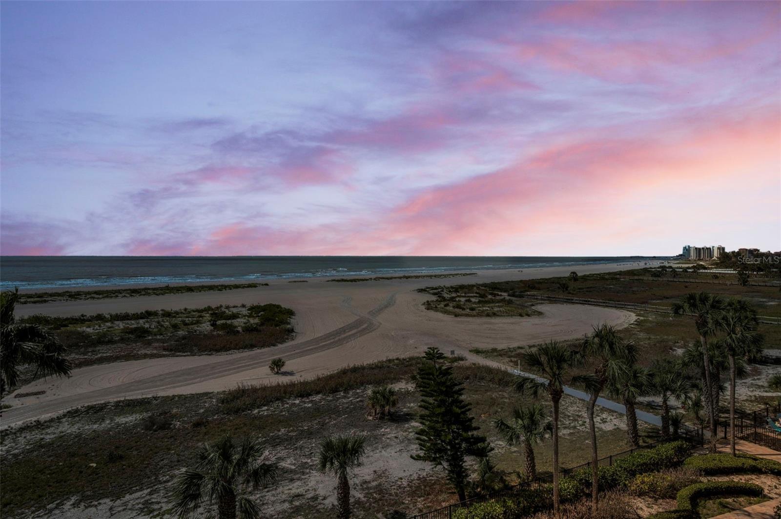 HARBOUR LIGHT TOWERS CONDO - Residential