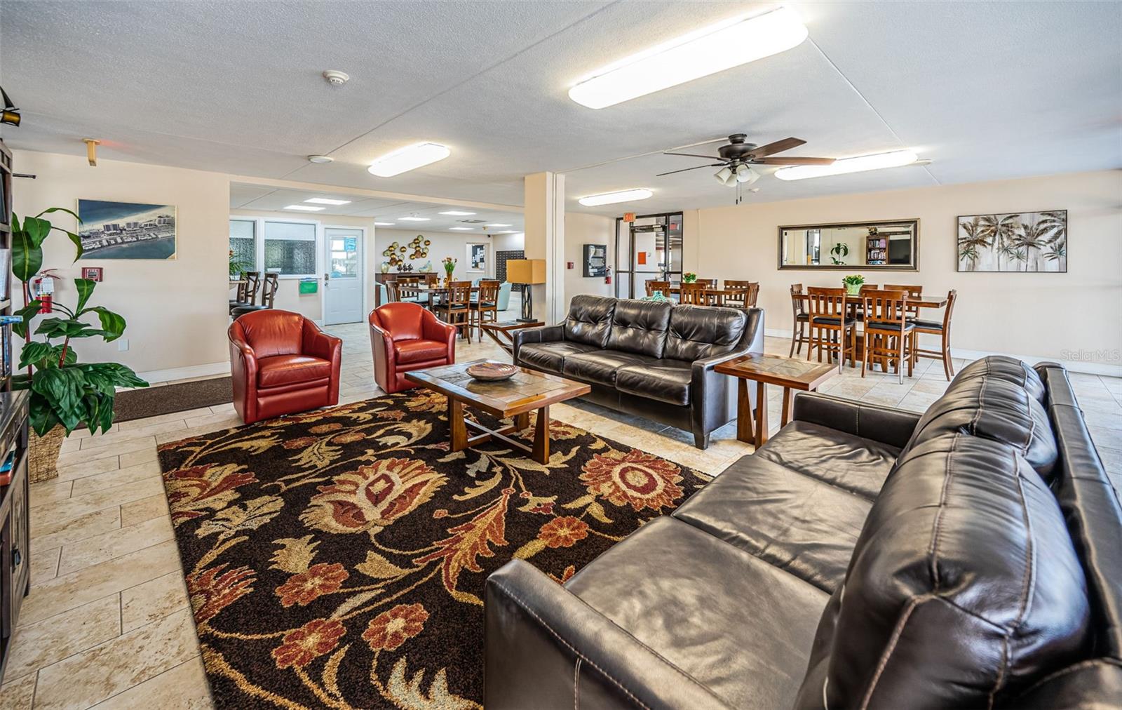 HARBOUR LIGHT TOWERS CONDO - Residential