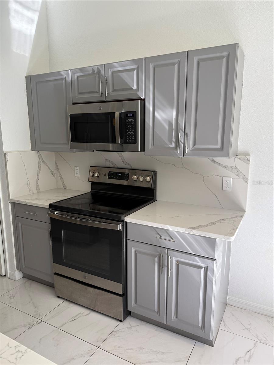 PORT CHARLOTTE SUB 07 - Residential Lease