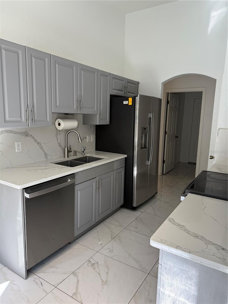 PORT CHARLOTTE SUB 07 - Residential Lease