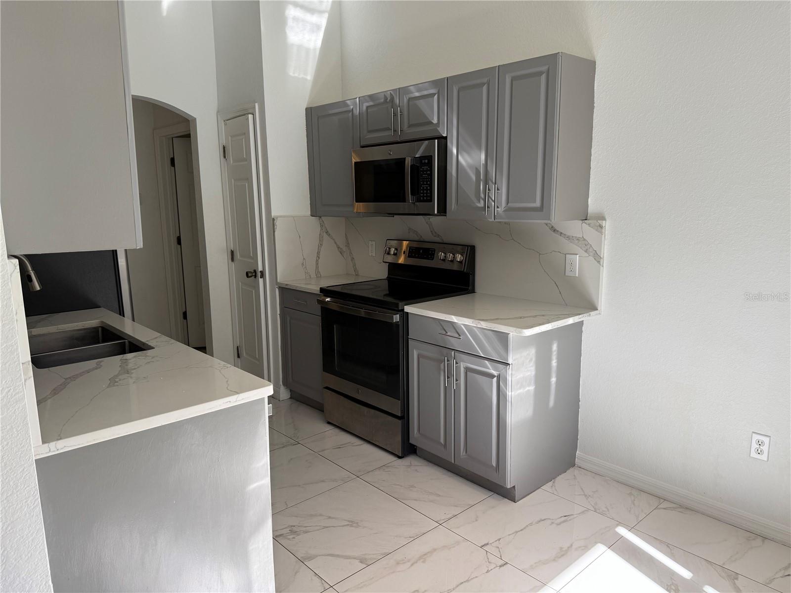 PORT CHARLOTTE SUB 07 - Residential Lease