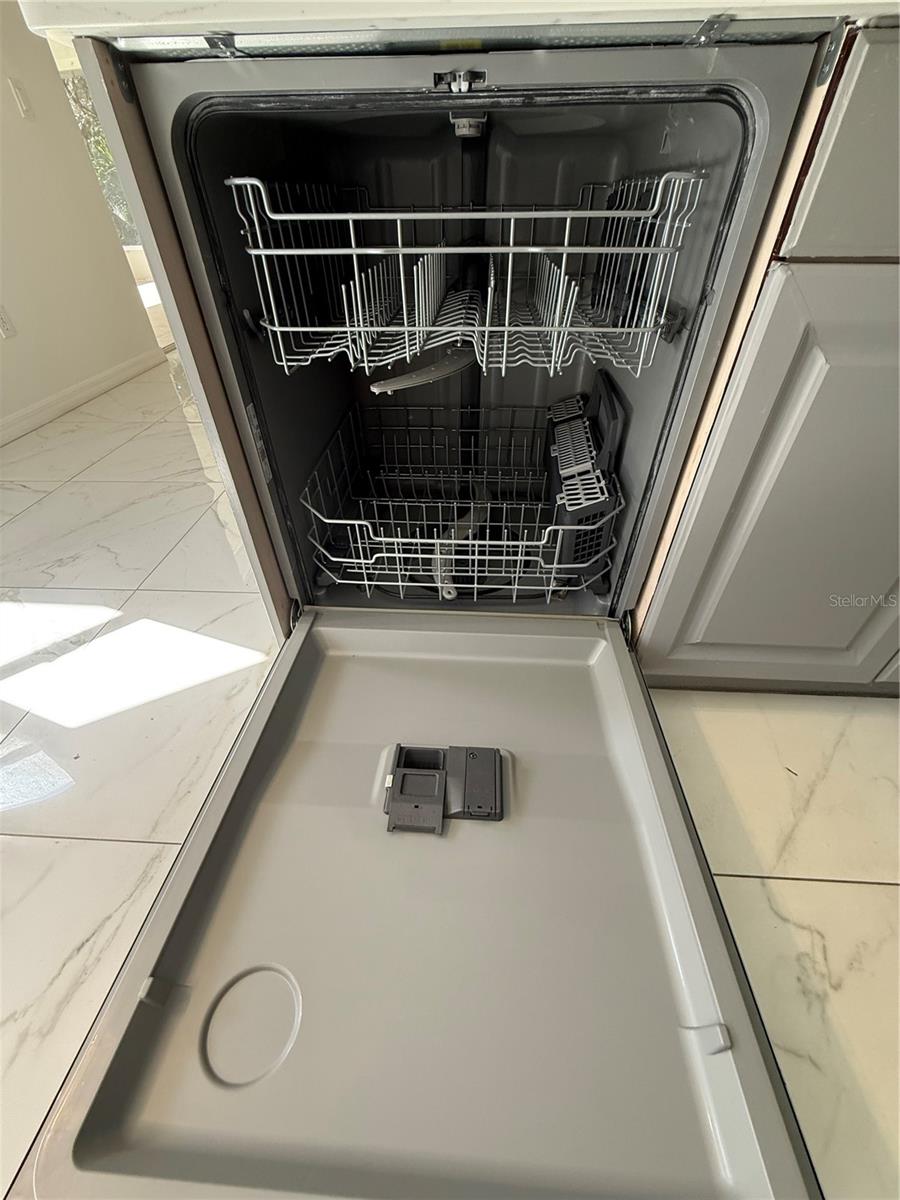 PORT CHARLOTTE SUB 07 - Residential Lease