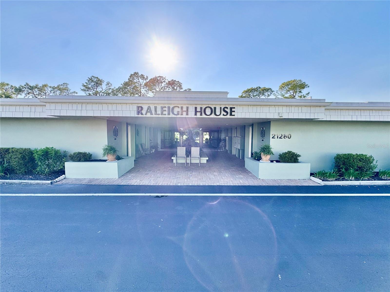 RALEIGH HOUSE - Residential