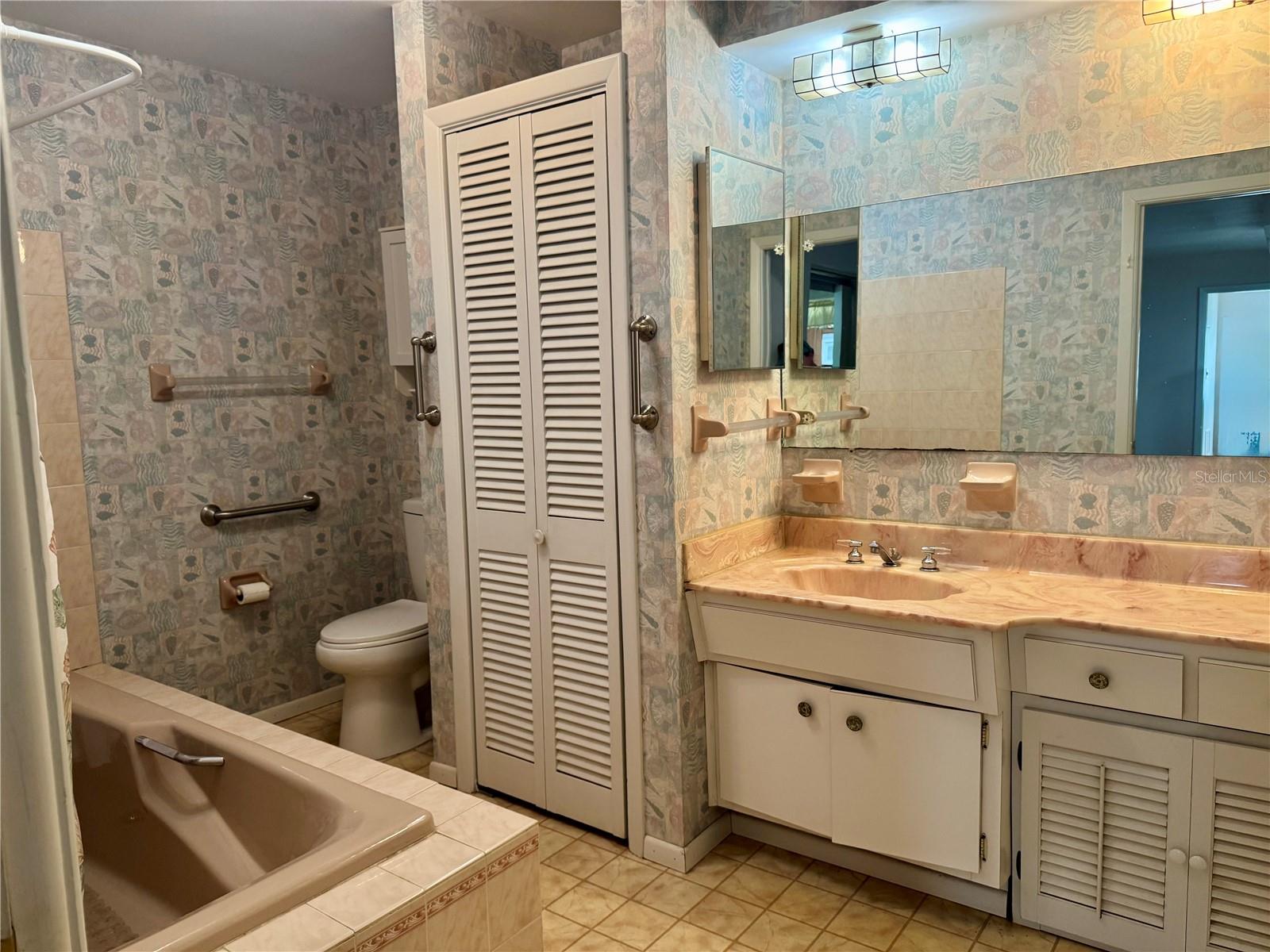 DUNEDIN LAKEWOOD ESTATES - Residential