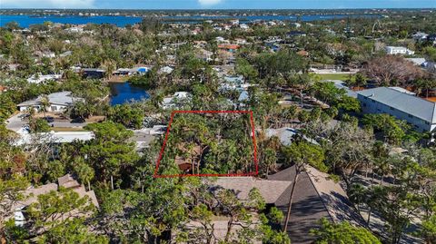 A home in SIESTA KEY