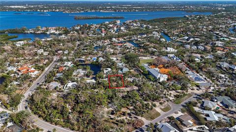 A home in SIESTA KEY