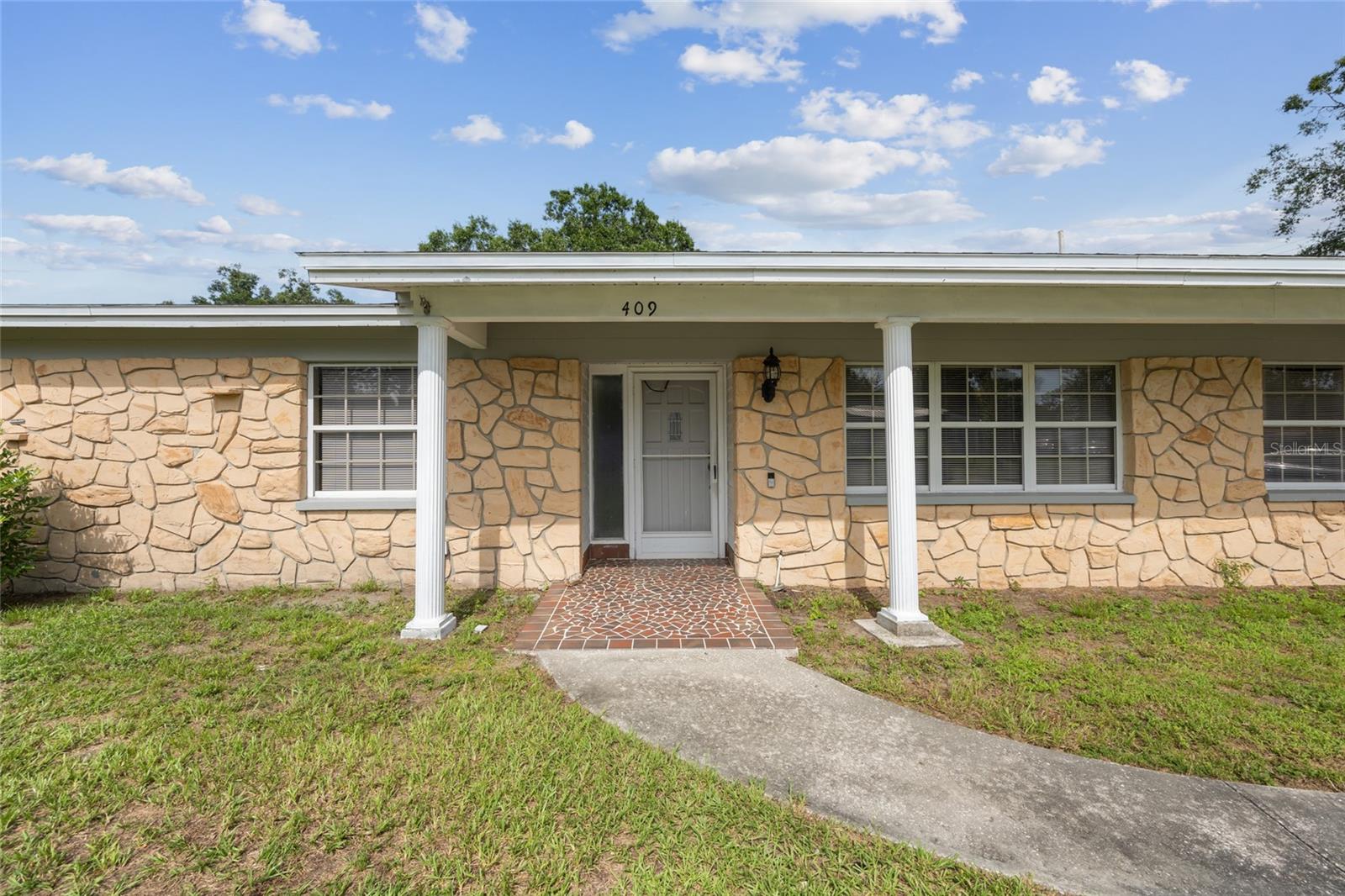 409 DEBRA DRIVE