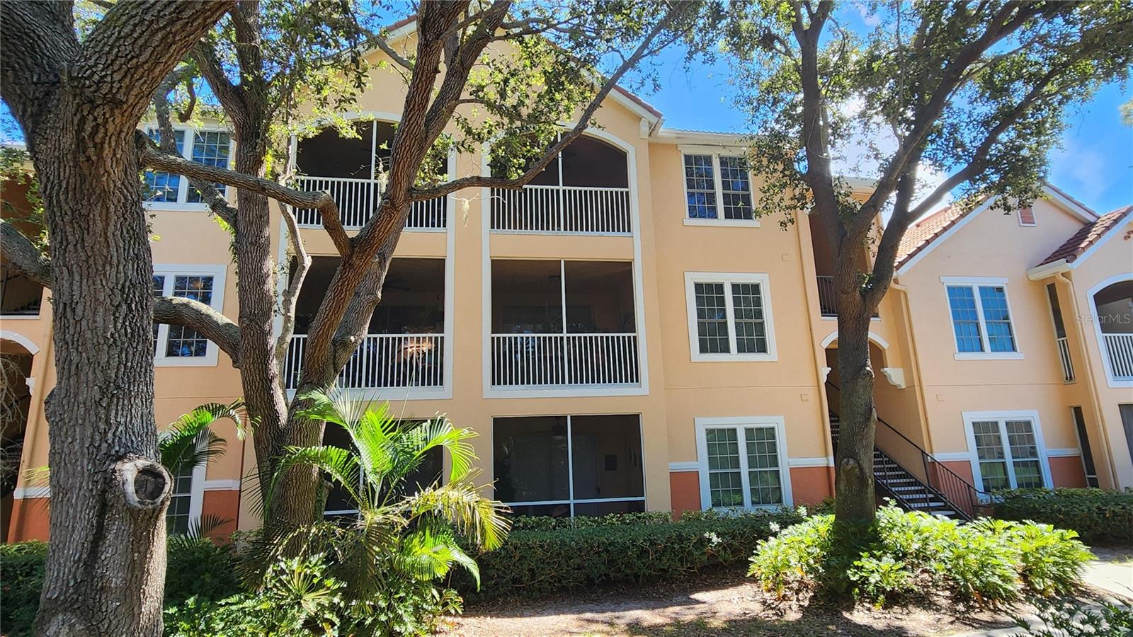 BELLA VILLINO VI - Residential Lease
