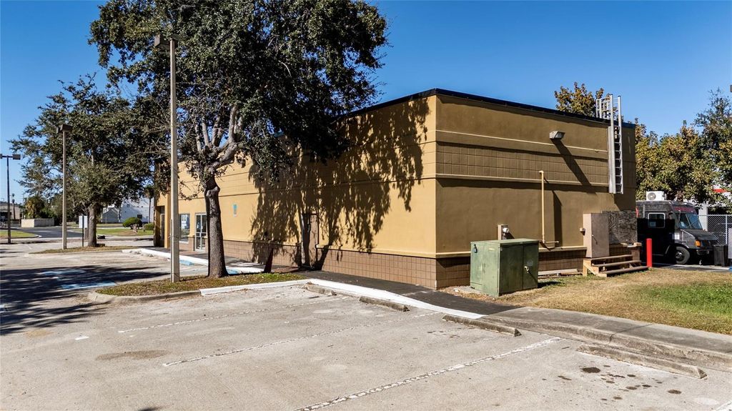 Photo of 7155 S Orange Blossom Trail, Orlando, FL 32809 (MLS # S5140451)