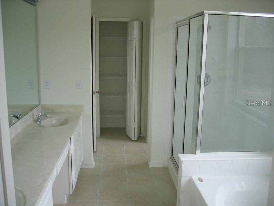 LAKES/WINDERMERE-PEACHTREE - Residential Lease