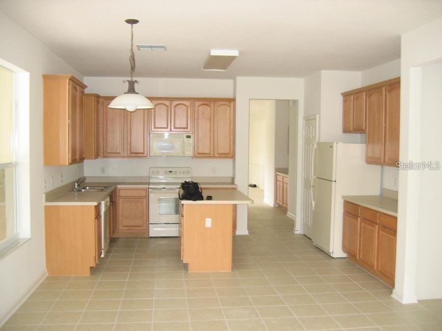 LAKES/WINDERMERE-PEACHTREE - Residential Lease