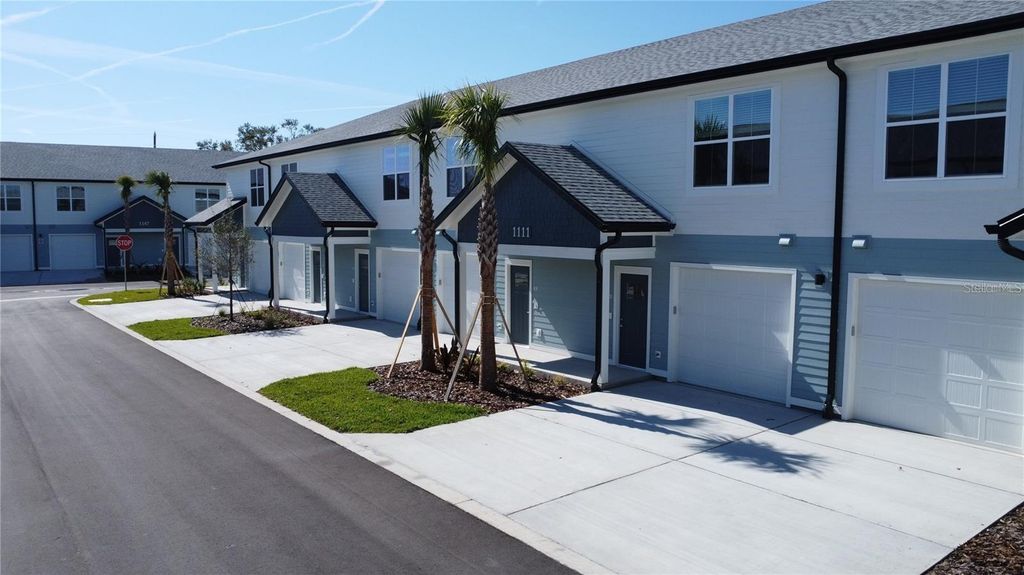Photo of 1019 E Caroline Street, Tavares, FL 32778 (MLS # G5112042)