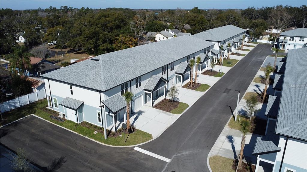 Photo of 1019 E Caroline Street, Tavares, FL 32778 (MLS # G5112042)