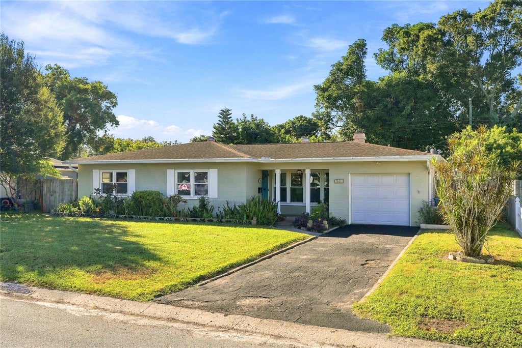 Photo of 3600 Yardley Avenue N, St Petersburg, FL 33713 (MLS # TB8558353)