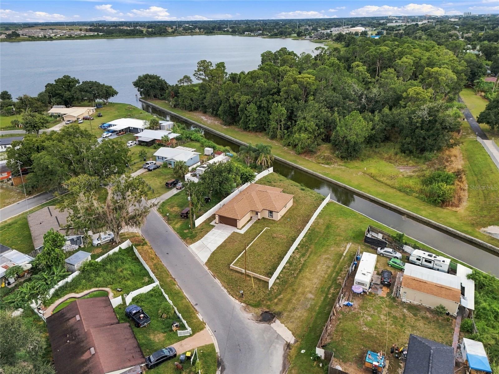 1097 CAREFREE COVE DR