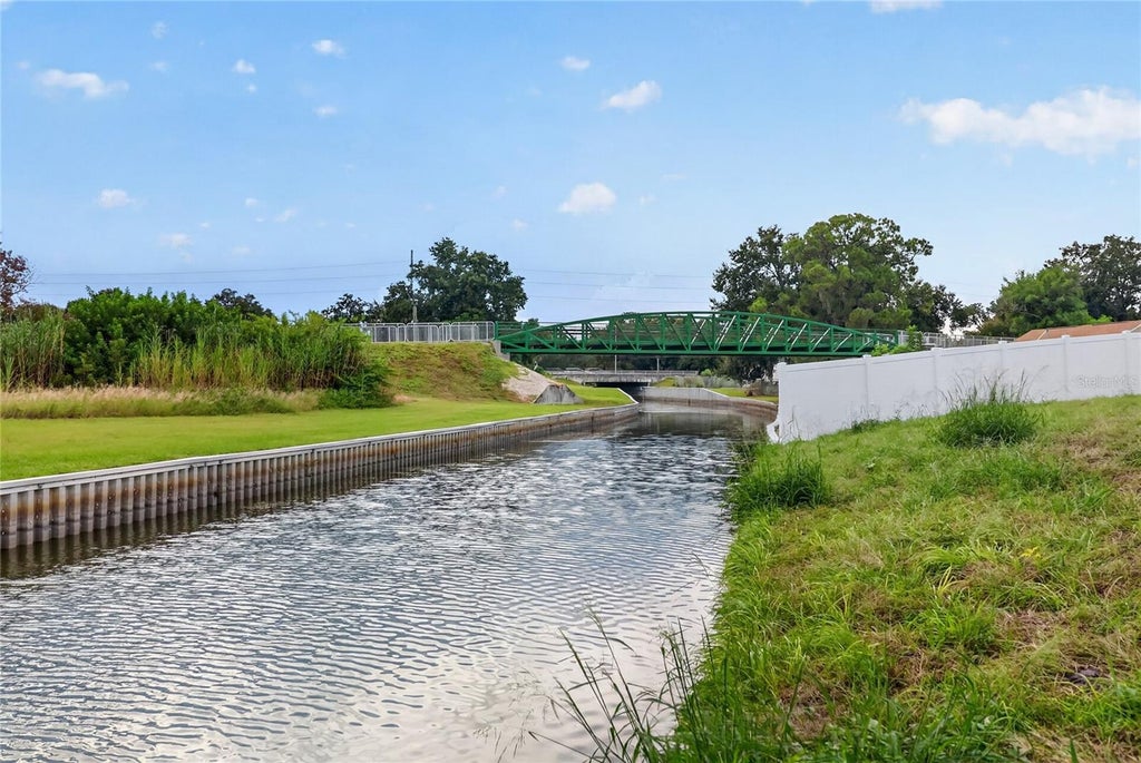 Photo of 1097 Carefree Cove Dr, Winter Haven, FL 33881 (MLS # S5159095)