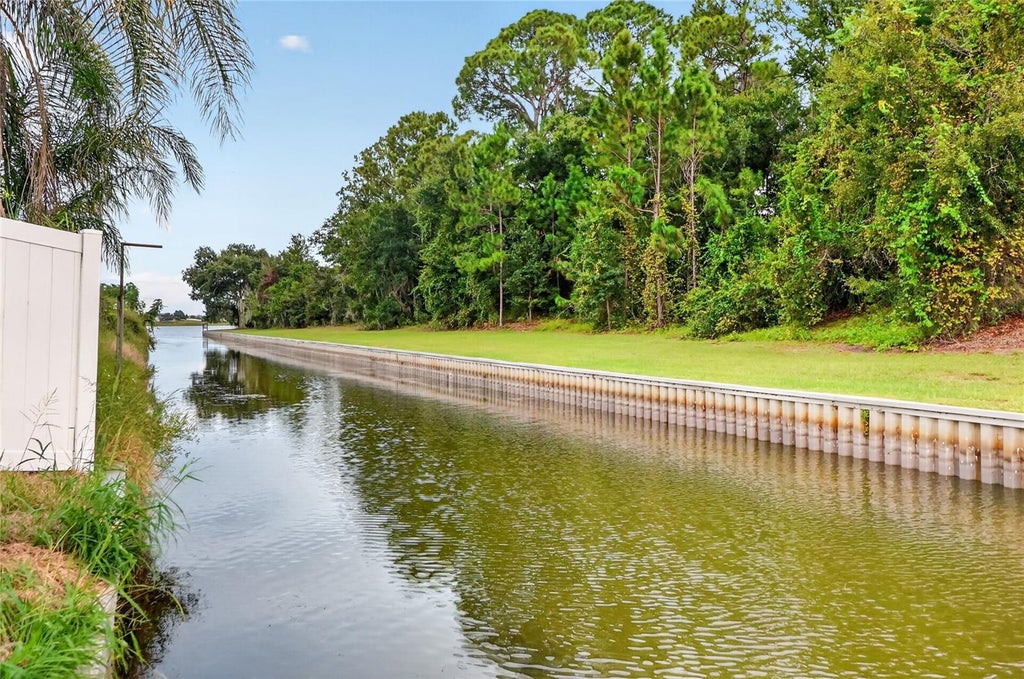 Photo of 1097 Carefree Cove Dr, Winter Haven, FL 33881 (MLS # S5159095)