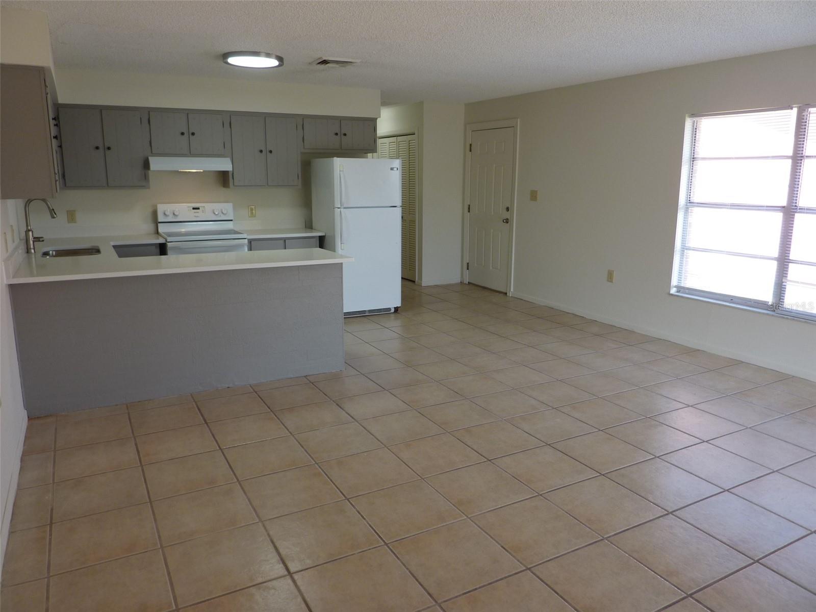 CRYSTAL LAKE ESTATES - Residential