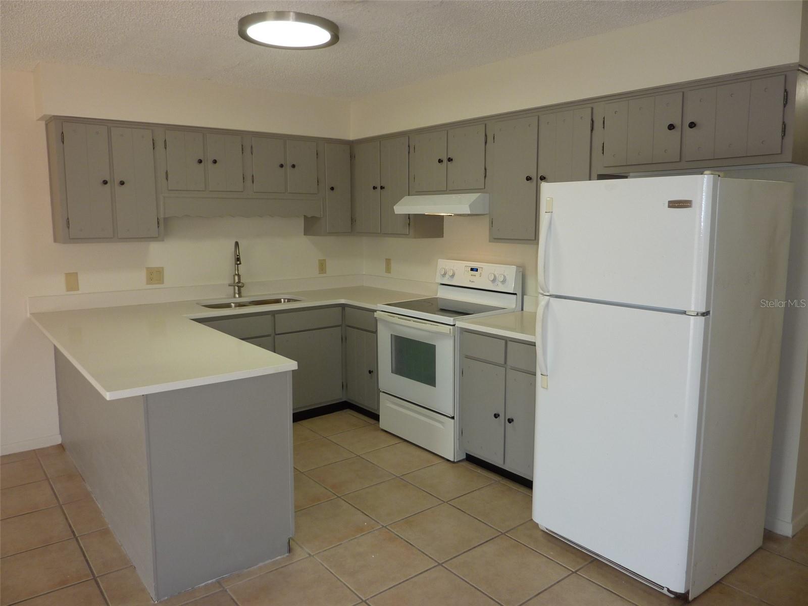 CRYSTAL LAKE ESTATES - Residential