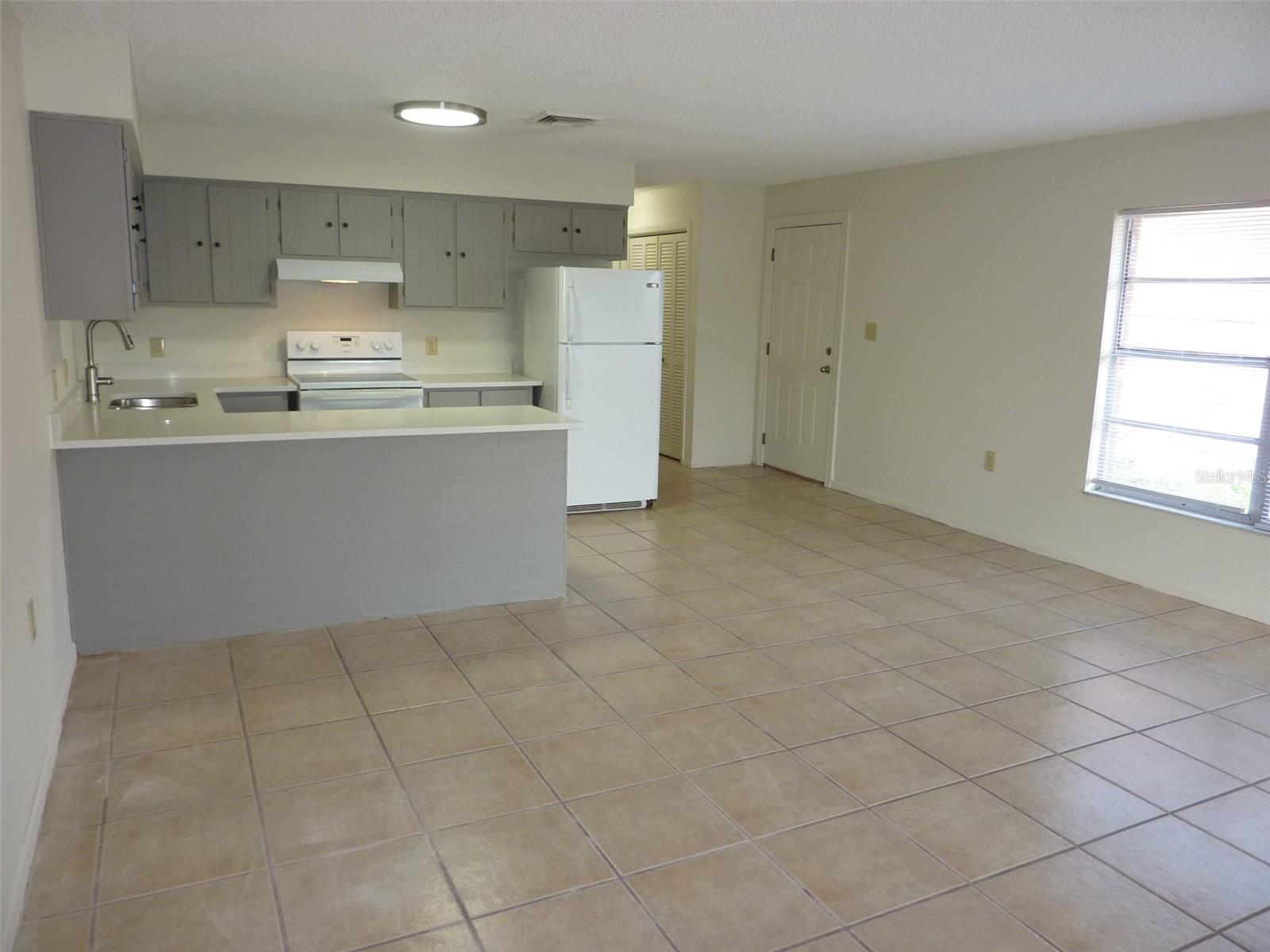 CRYSTAL LAKE ESTATES - Residential