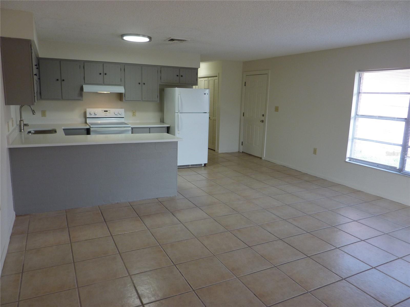 CRYSTAL LAKE ESTATES - Residential