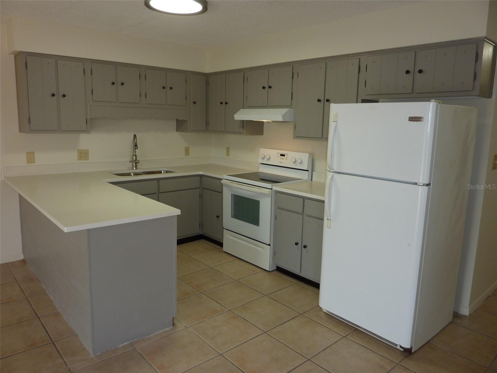 CRYSTAL LAKE ESTATES - Residential