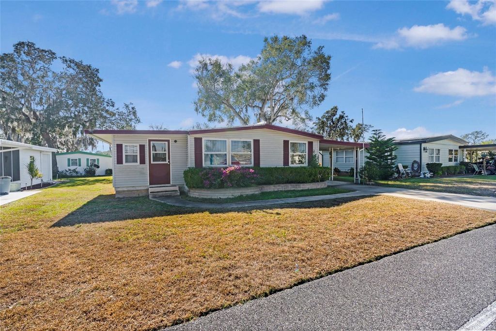 Photo of 512 Palo Verde Drive, Leesburg, FL 34748 (MLS # G5106787)