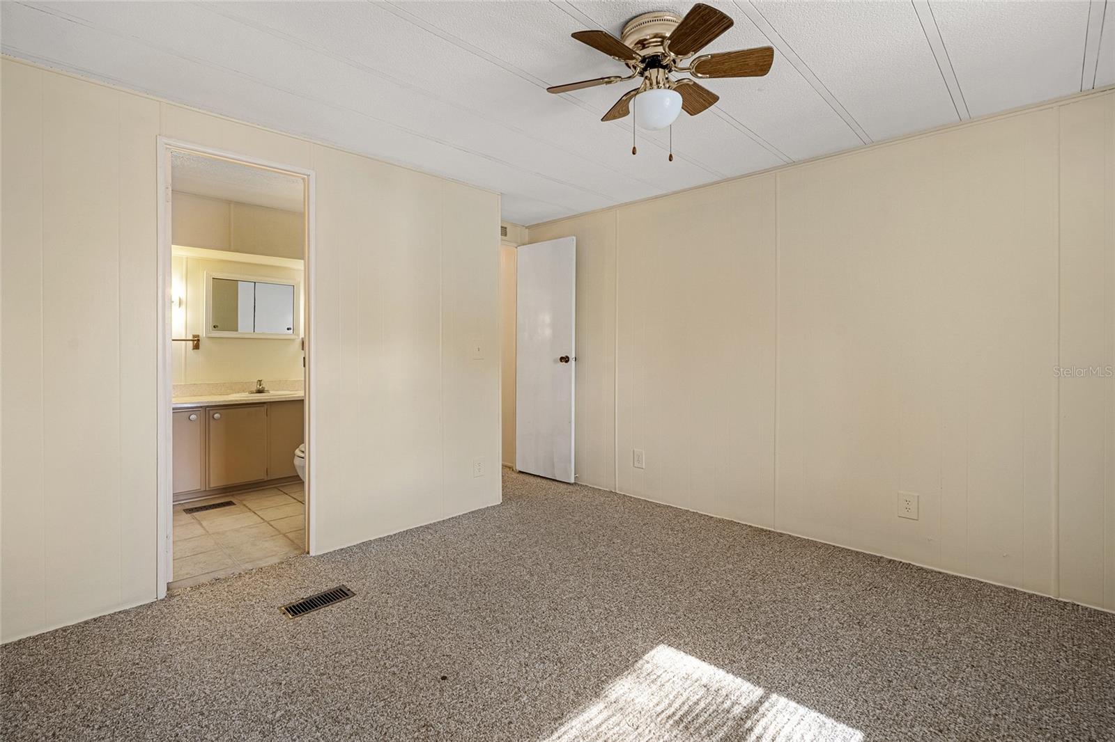 HAWTHORNE AT LEESBURG A COOP - Residential