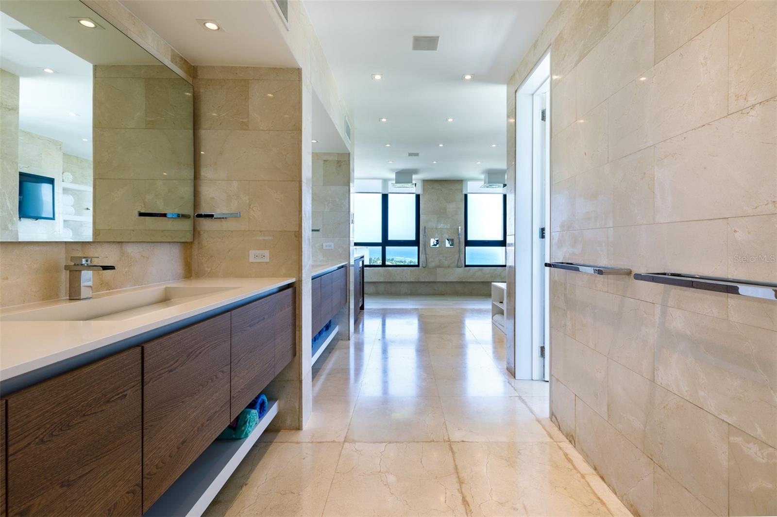 CARIBE PLAZA - Residential