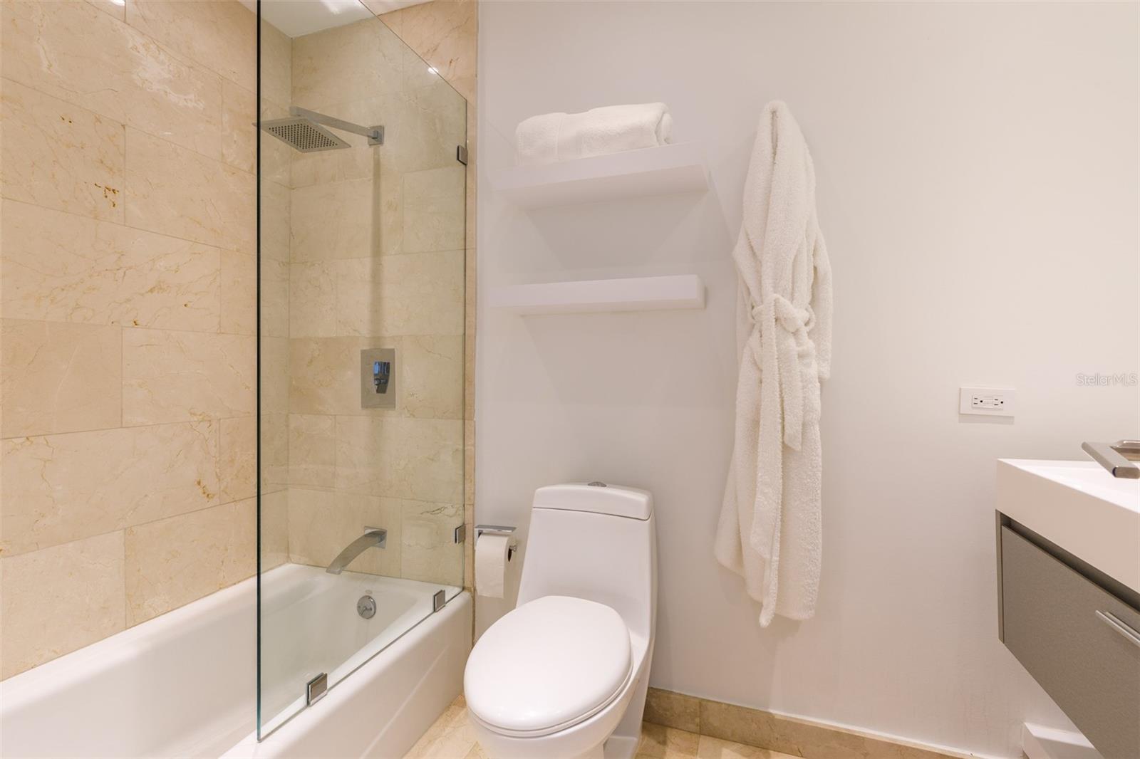 CARIBE PLAZA - Residential