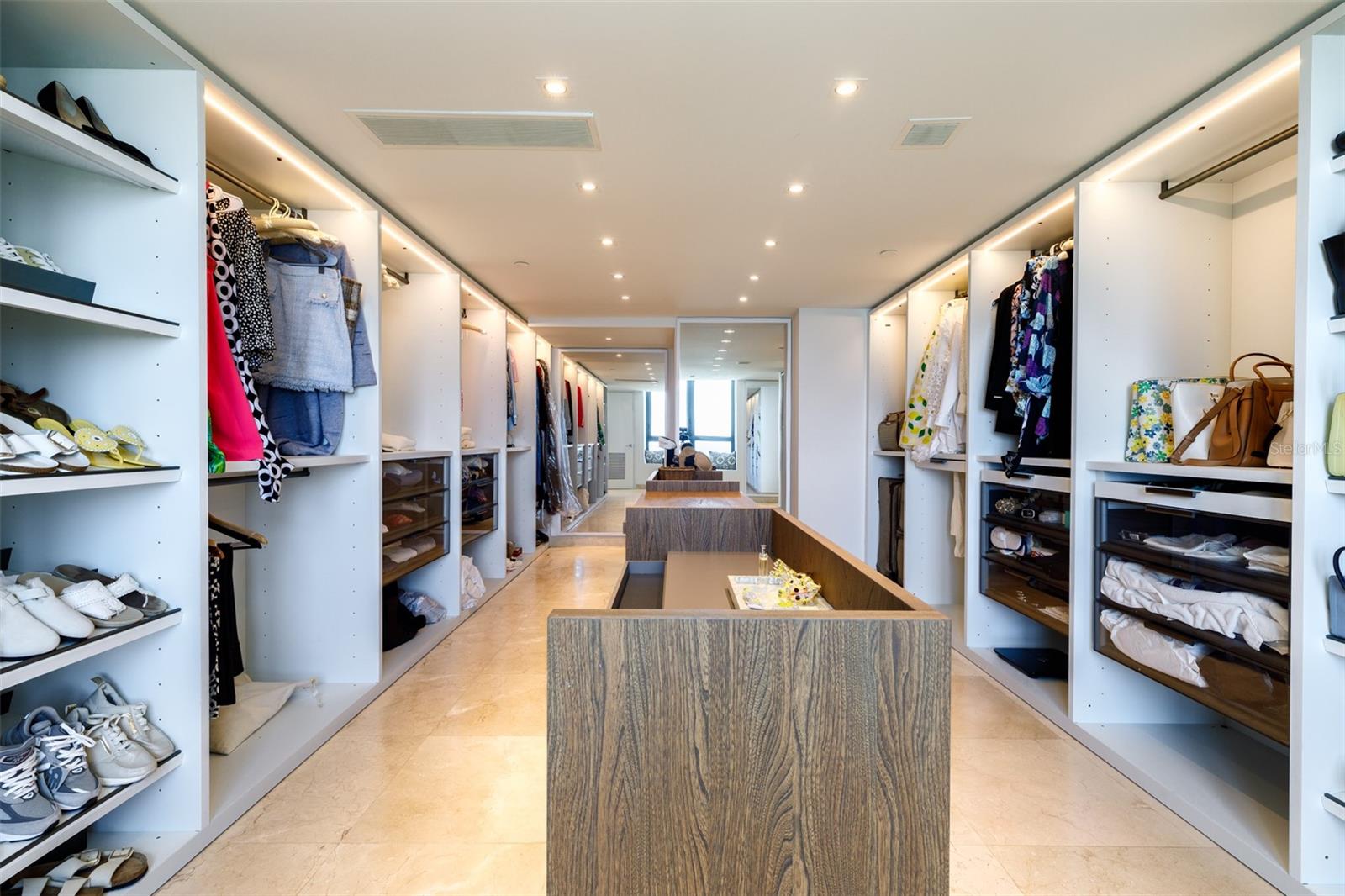 CARIBE PLAZA - Residential