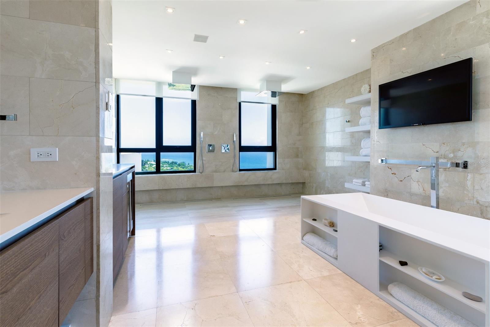 CARIBE PLAZA - Residential