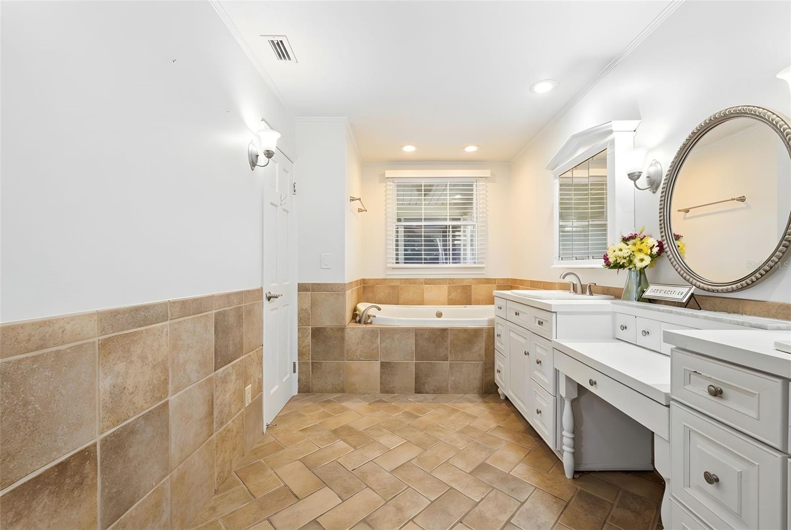 EDGEWATER PARK - Residential