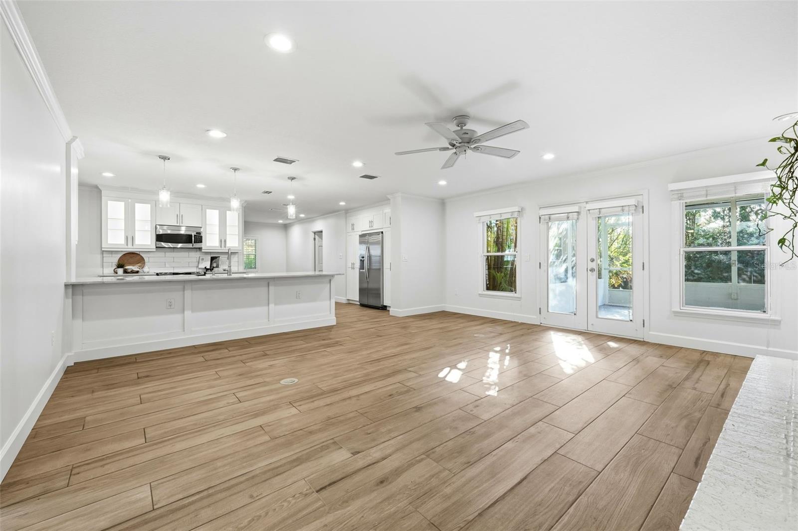 EDGEWATER PARK - Residential