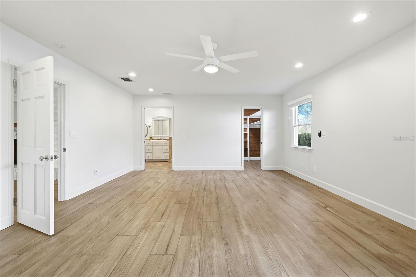 EDGEWATER PARK - Residential