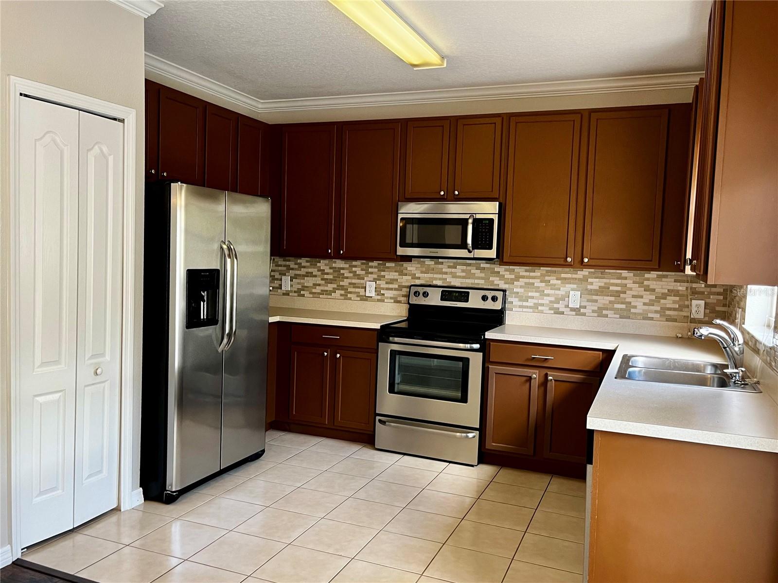 DANIELS LNDG A-J - Residential Lease