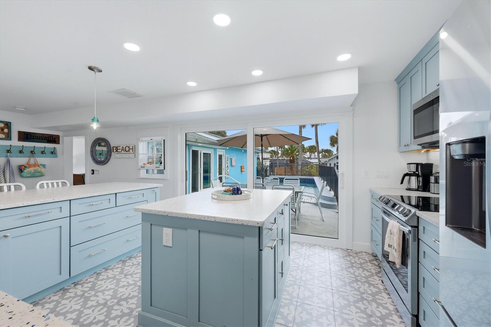 MANASOTA SHORES - Residential