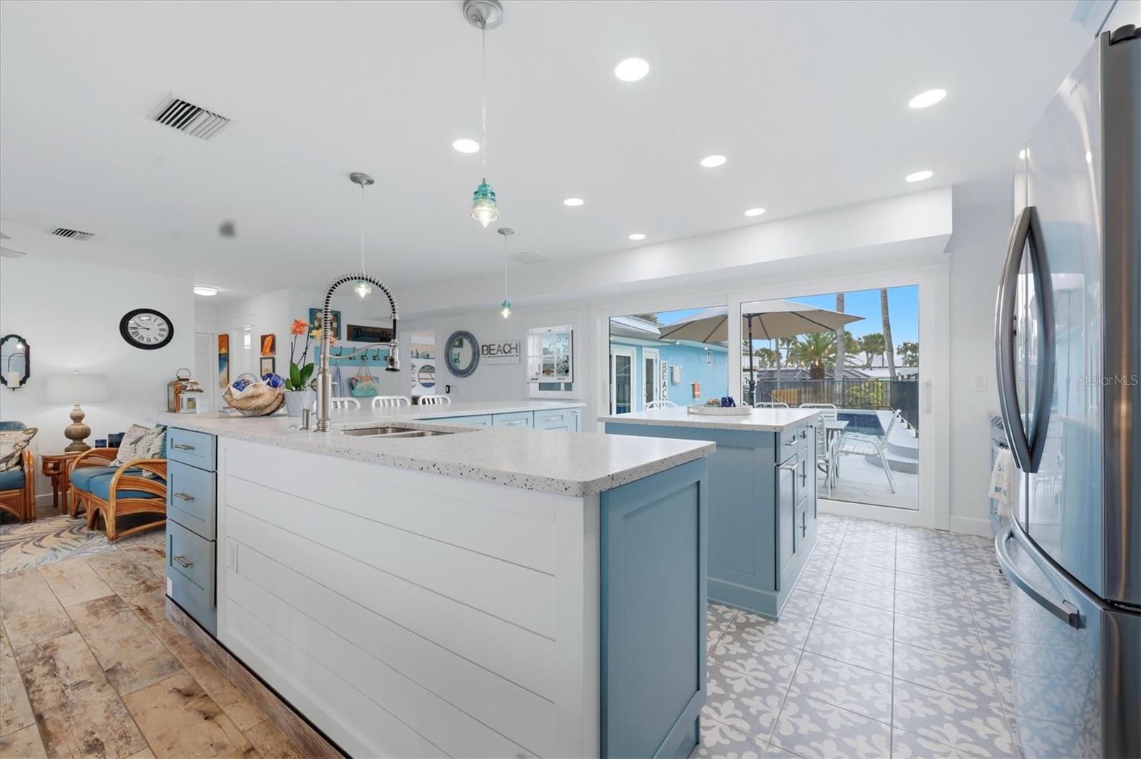 MANASOTA SHORES - Residential