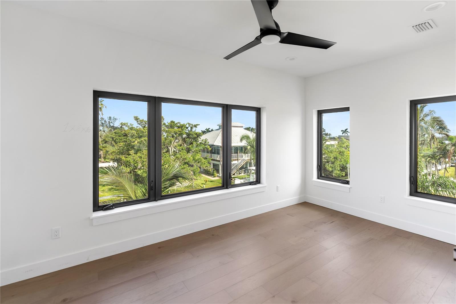 BAYVIEW ESTATES - Residential