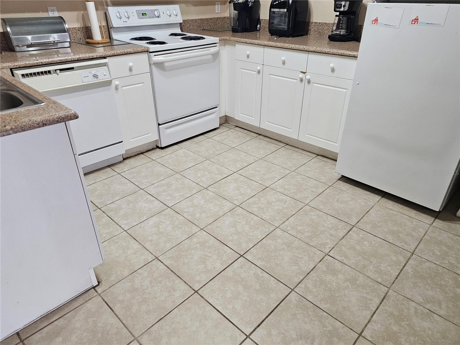 GRAND PALMS CONDO 4 PH 2 - Residential