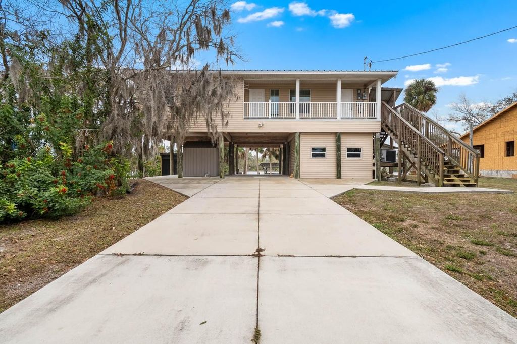 Photo of 2606 River Bend Drive, Ruskin, FL 33570 (MLS # TB8469944)