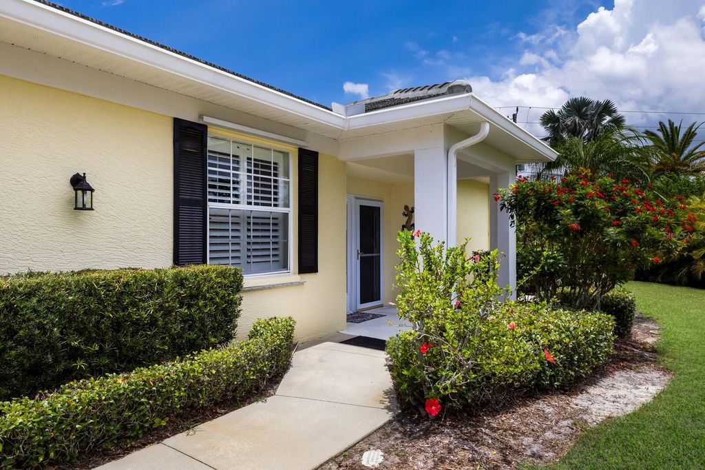 Photo of 915 SW Barclay Court, Venice, FL 34293 (MLS # A4654482)