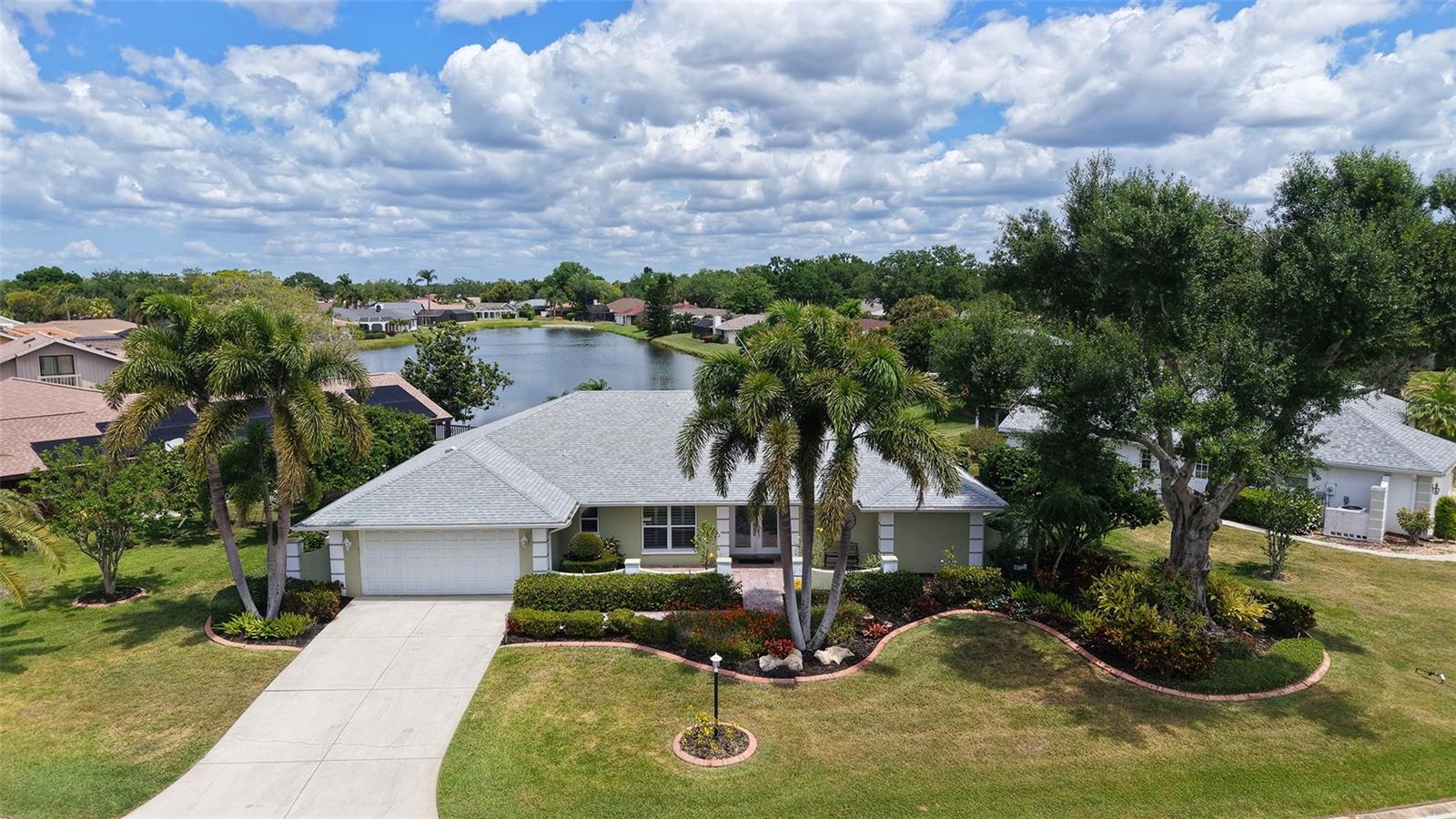 6921 COUNTRY LAKES CIRCLE