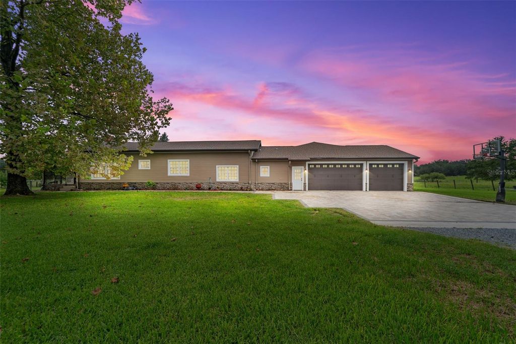 Photo of 14887 Buczak Road, Brooksville, FL 34614 (MLS # W7879280)