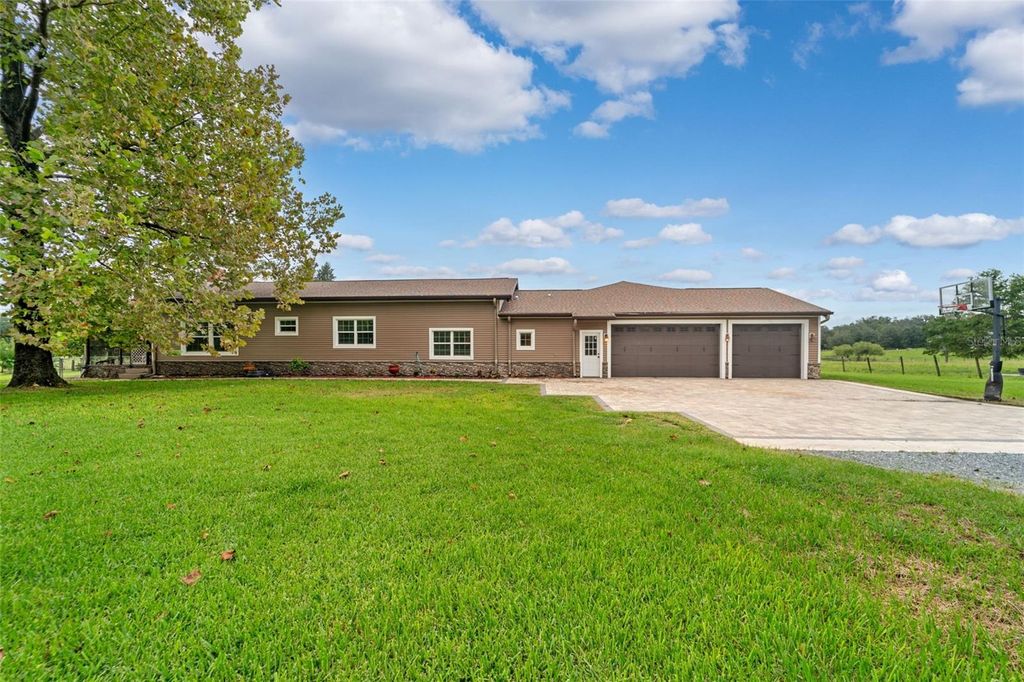 Photo of 14887 Buczak Road, Brooksville, FL 34614 (MLS # W7879280)