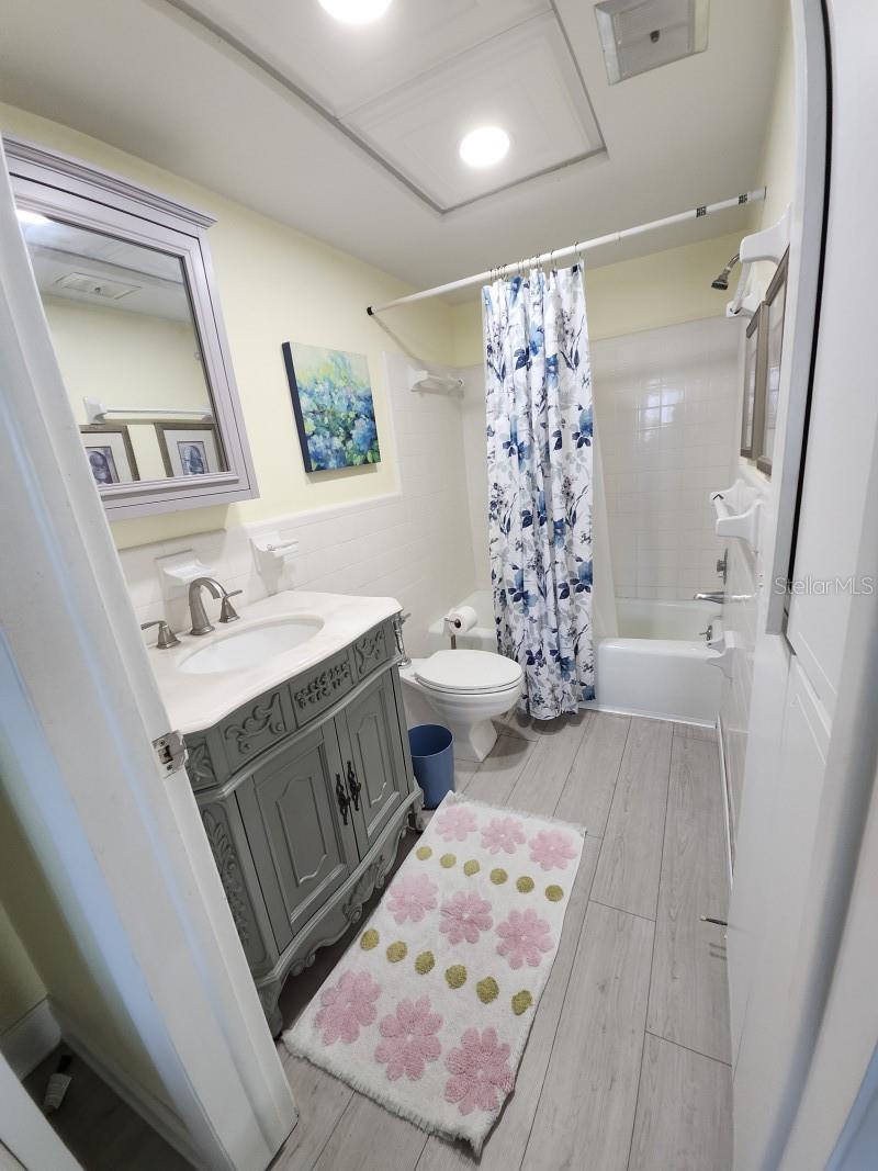 SYLVETTE CONDO - Residential