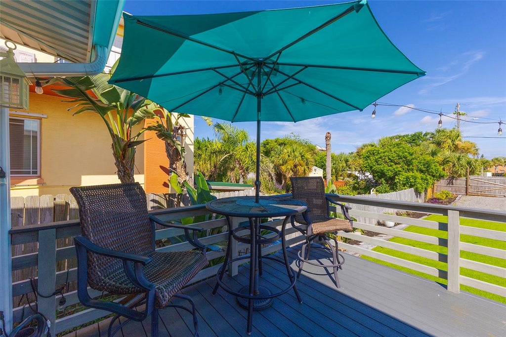 Photo of 109 Park Avenue, Daytona Beach, FL 32118 (MLS # V4951954)