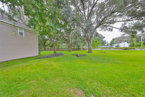 A home in VALRICO