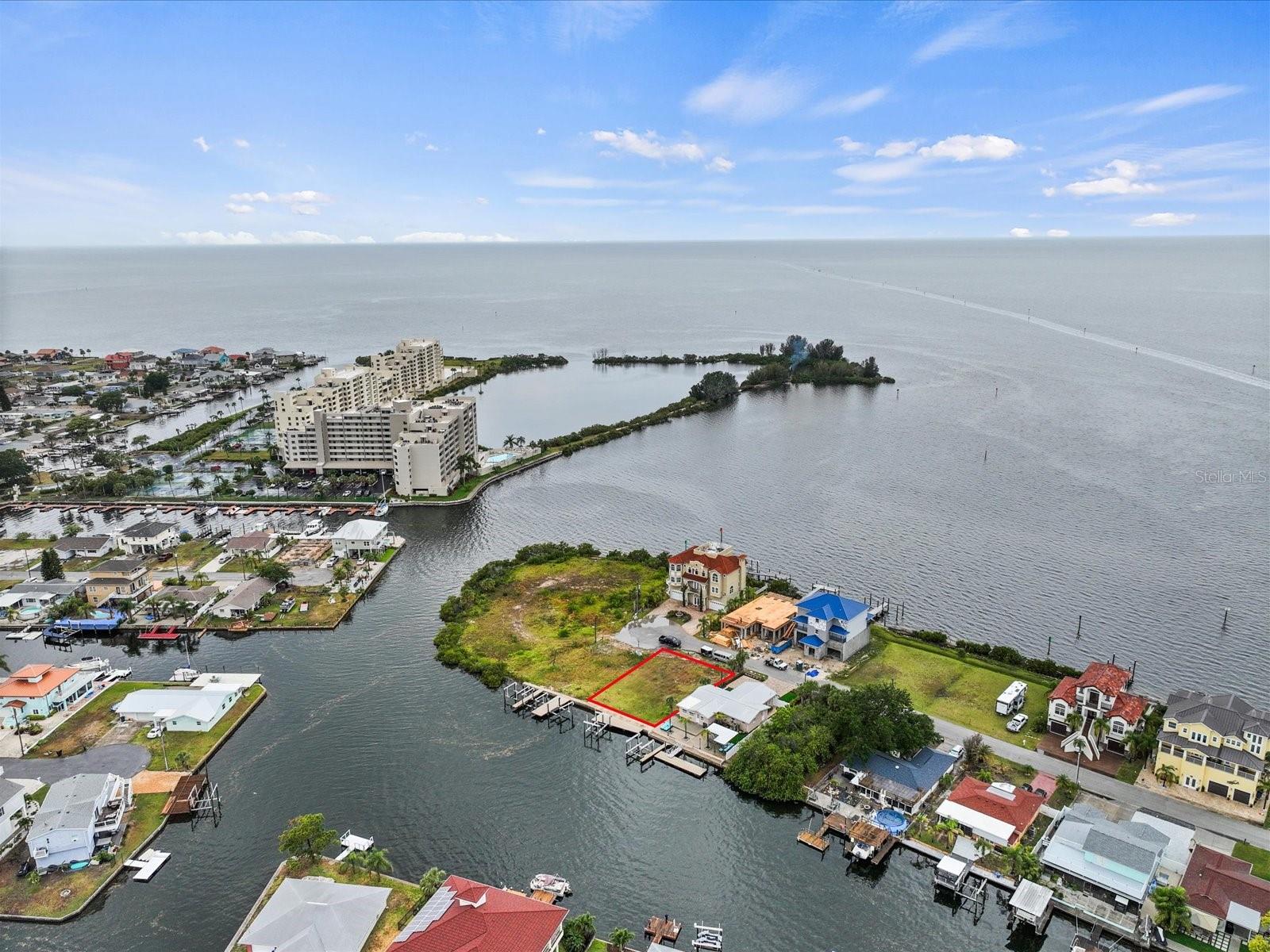 HUDSON BEACH ESTATES - Land