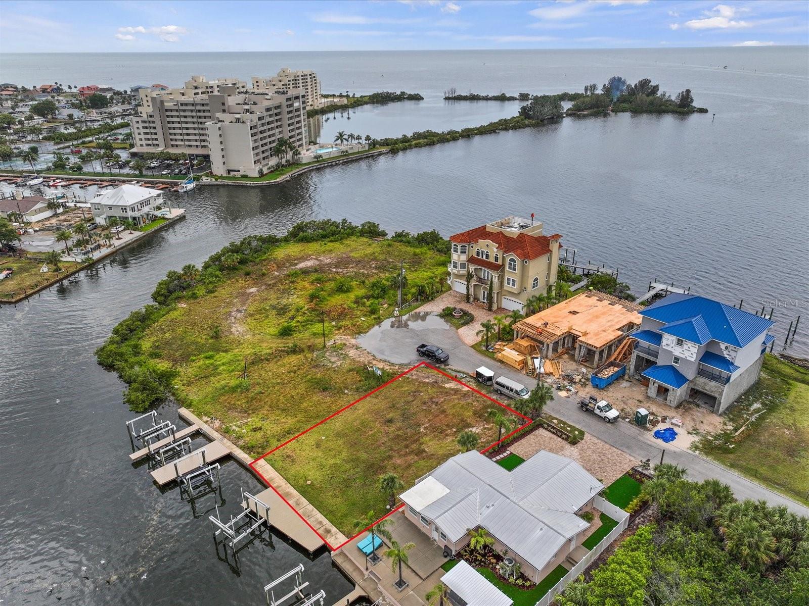 HUDSON BEACH ESTATES - Land